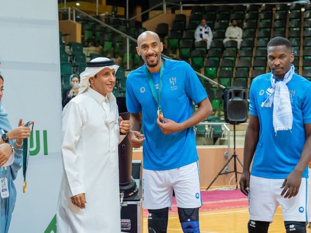 طائرة الهلال تطير  باللقب الـ 19