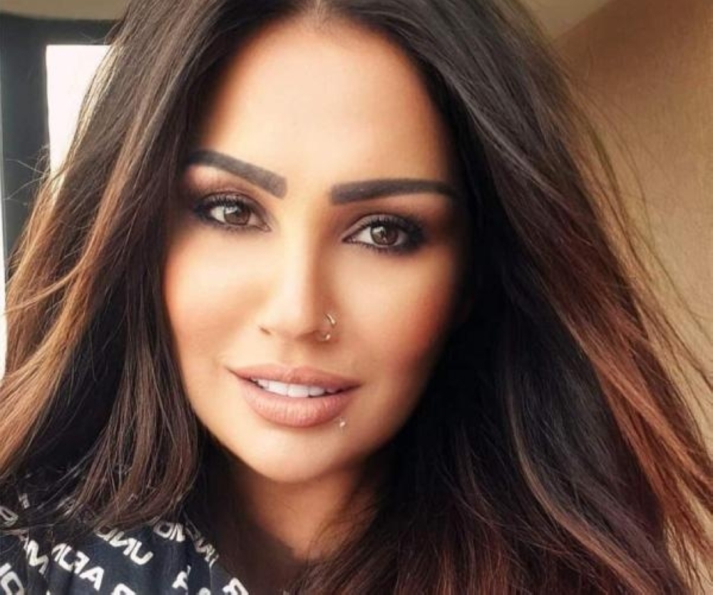 زينة ترحيني ملكة جمال الشرق الأوسط ولبنان - حسابها الرسمي على فيسبوك