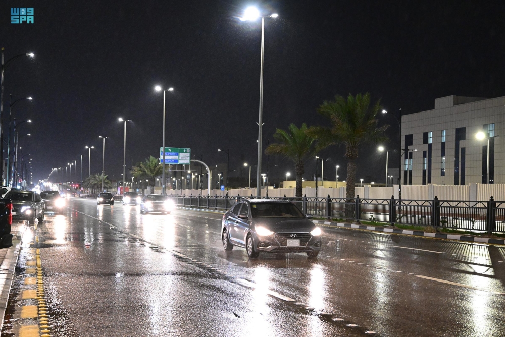 صور | هطول أمطار غزيرة على المنطقة الشرقية