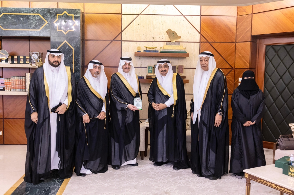 أمير الشرقية يدشن مقر الجمعية التعاونية الاستهلاكية 