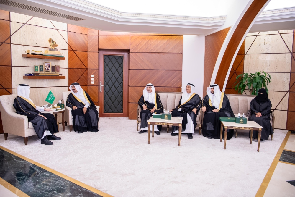 أمير الشرقية يدشن مقر الجمعية التعاونية الاستهلاكية 