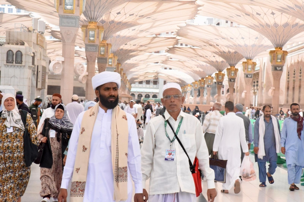 وكالة المسجد النبوي تستقبل طلائع الحجاج بالهدايا والكتيبات التوجيهية