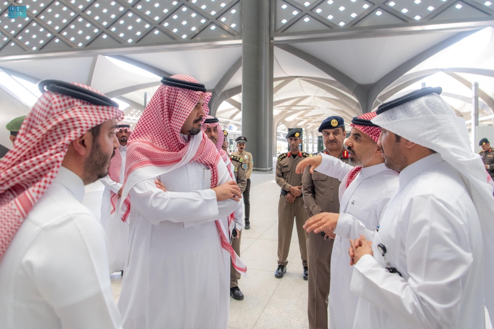 أمير المدينة المنورة يزور مطار الأمير محمد بن عبدالعزيز - واس