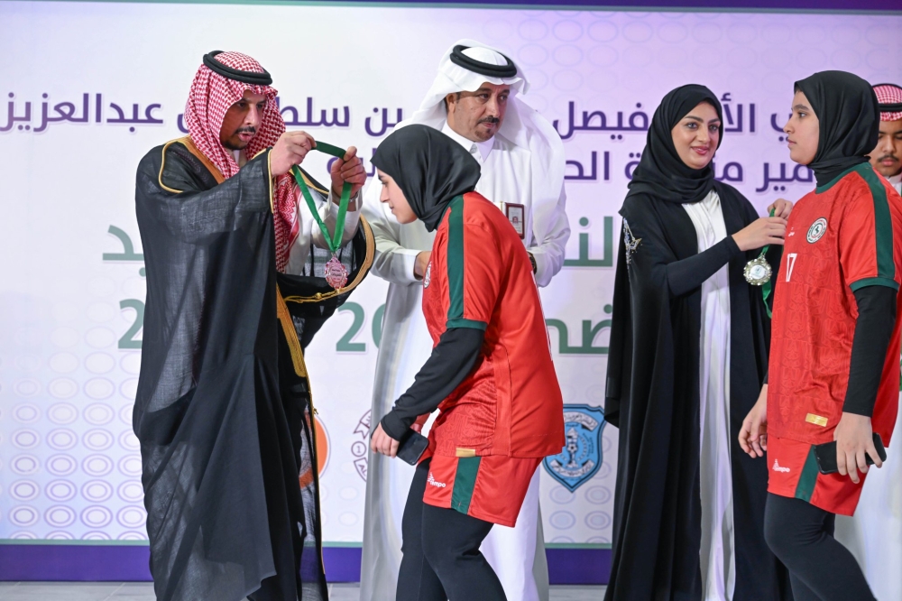 سيدات الأهلي يتوجن بالدوري النسائي لكرة اليد