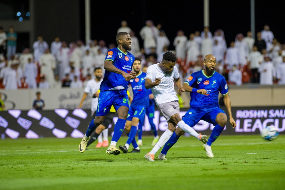 الطائي يؤكد علو كعبه على الفتح