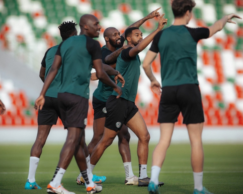 جيرارد يعتمد ثلاثي الهجوم أمام الشباب
