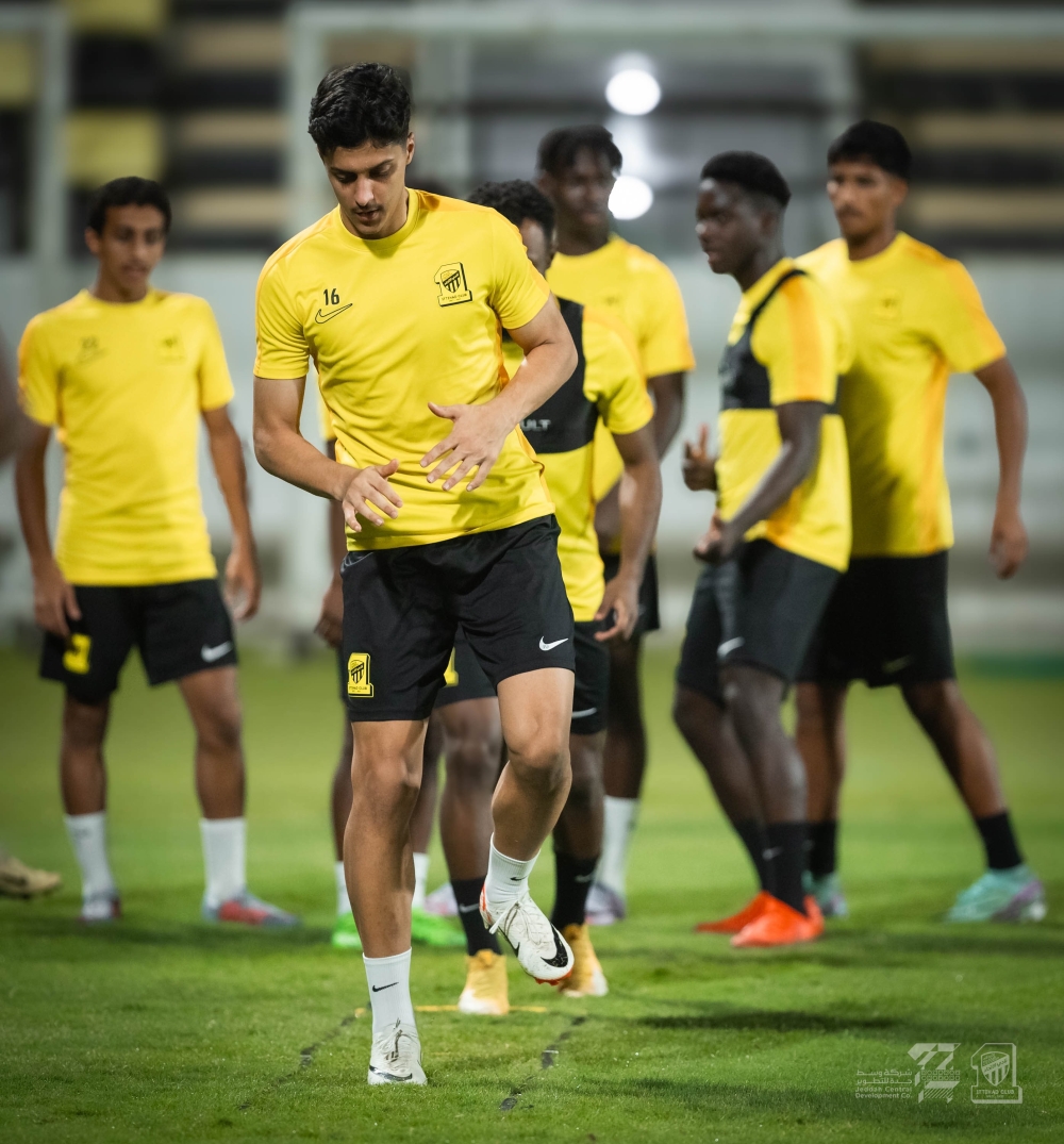 الاتحاد يستعيد ثنائي فريقه أمام ضمك