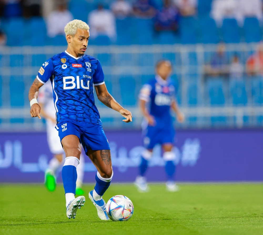 كروزيرو يتوصل لاتفاق مع الهلال لشراء عقد ماتيوس بيريرا