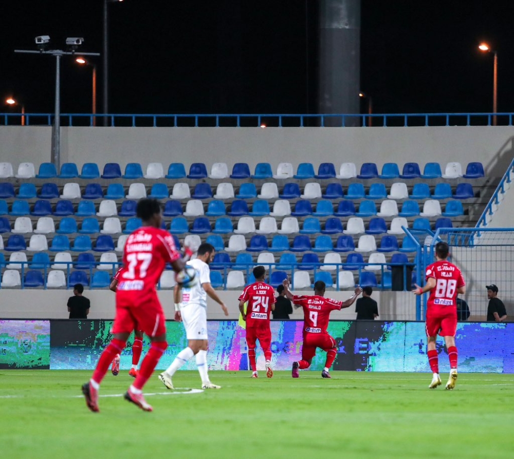 الأخدود يعقد موقفه في البقاء بدوري روشن بالتعادل أمام الوحدة