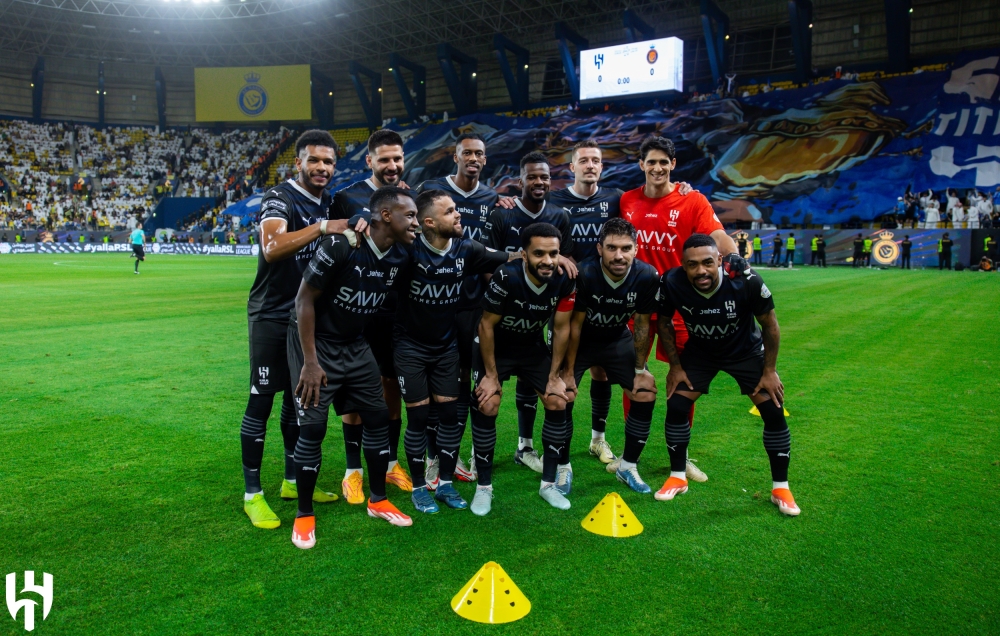 جيسوس يقرر إراحة 7 لاعبين أمام الوحدة في دوري روشن