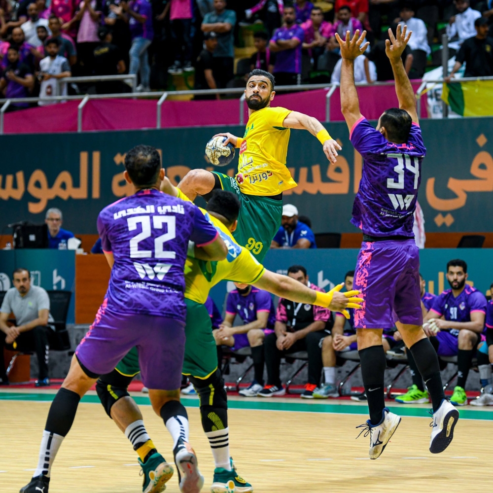 الخليج يتوّج بدوري نخبة كبار اليد بالفوز على الهدى