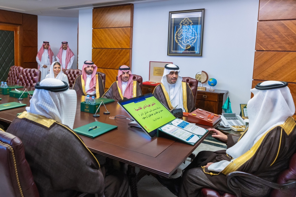 أمير الشرقية يدشن هوية القادسية الجديدة