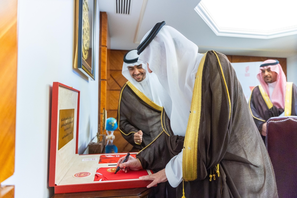 أمير الشرقية يدشن هوية القادسية الجديدة