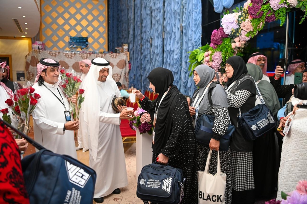 استقبال الفوج الأول من حجاج روسيا بالورود والهدايا - اليوم 