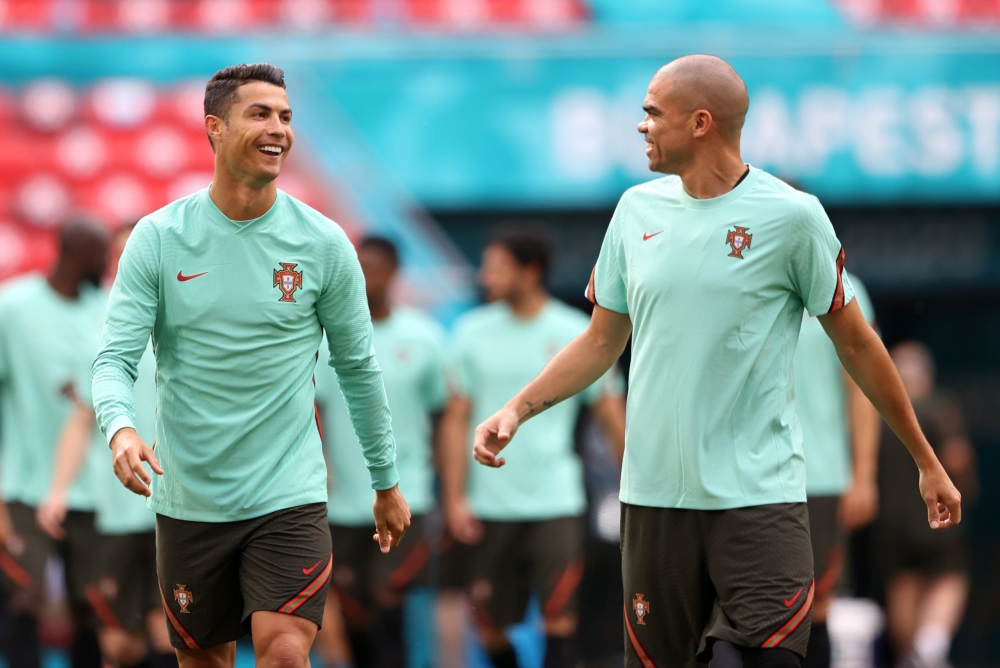 هل يعود بيبي لمزاملة رونالدو من خلال النصر؟