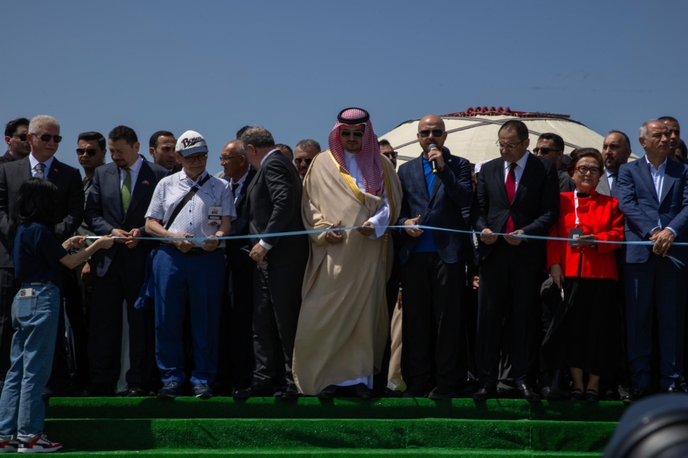 بن جلوي يشهد افتتاح المهرجان الرياضي الثقافي بتركيا