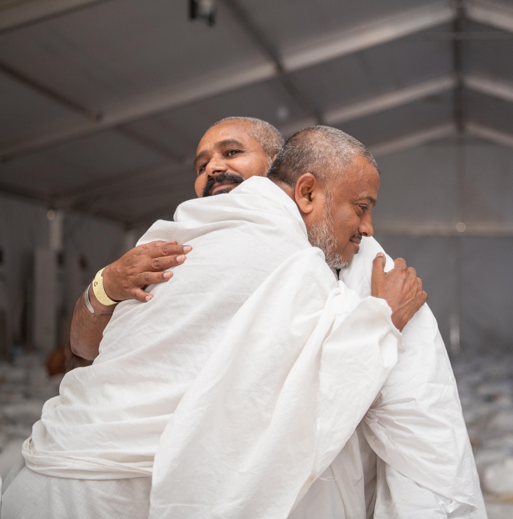 فيديو.. ضيوف الرحمن يقفون على صعيد عرفات