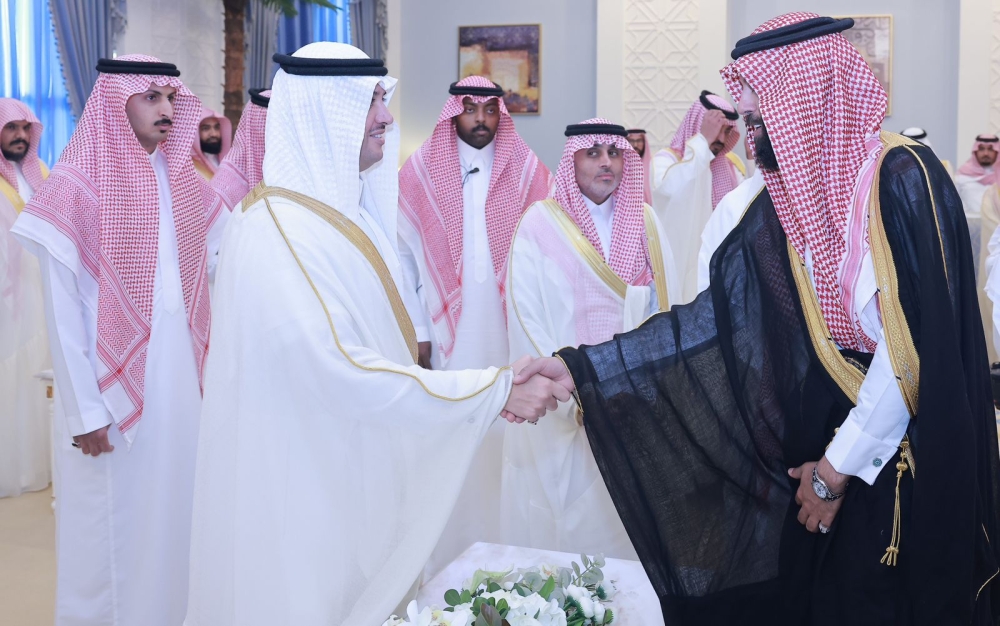 محافظ الأحساء يستقبل المهنئين بالعيد