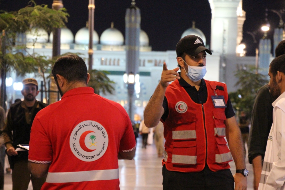 خدمات الهلال الأحمر السعودي بالحج - اليوم