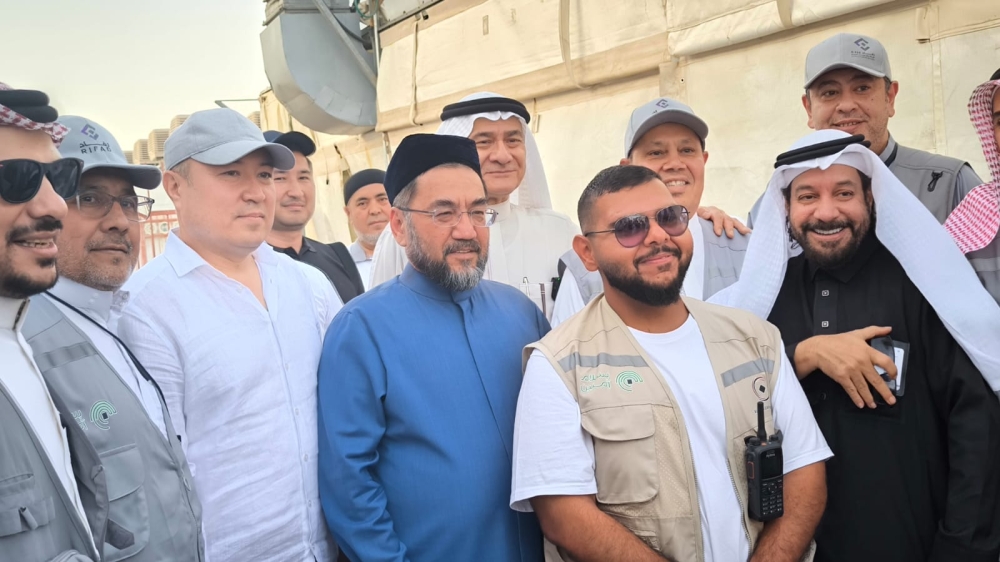 نور الدين خالق خلال جوله على مقار سكن حجاجه