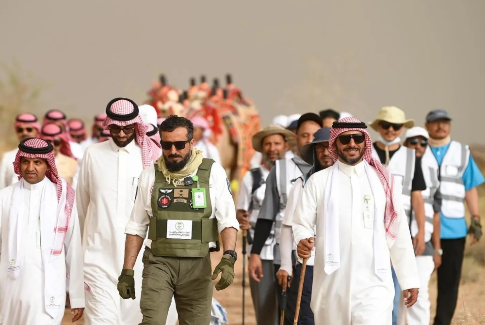 الطائف.. الطبيعة وروائح النباتات العطرية تجذب هواة المشي وتسلق الجبال