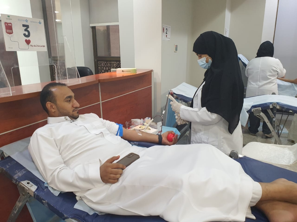 بنك الدم المركزي: التبرع بالدم ينشط النخاع ويقلل الجلطات