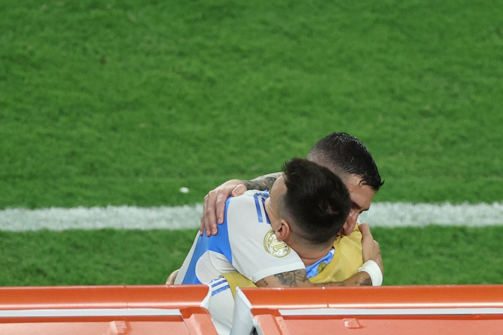 بالدموع.. انتهاء مسيرة أنخيل دي ماريا مع منتخب الارجنتين