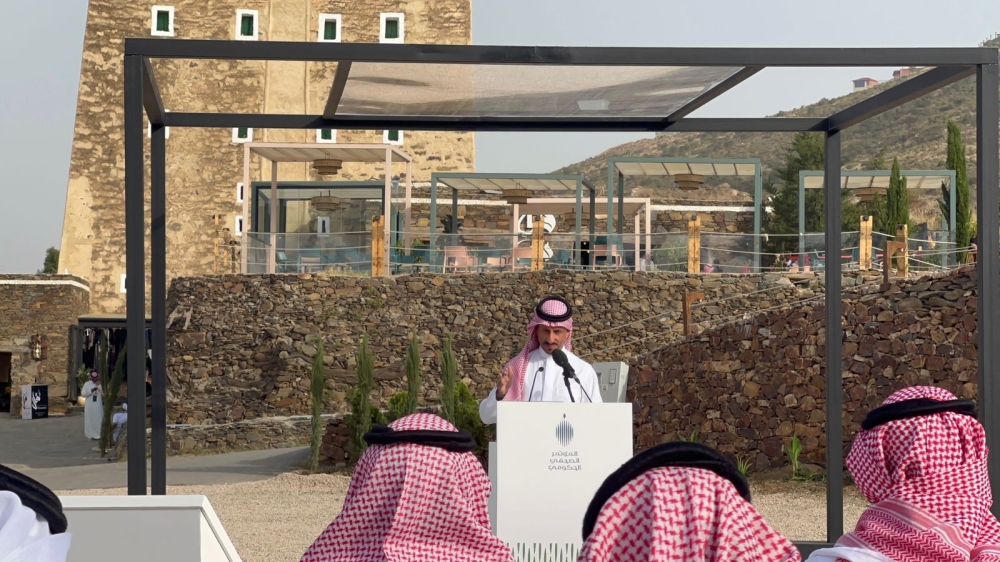 وزير السياحة: القطاع يشهد نموًا متسارعًا.. وتدريب 100 ألف سعودي سنويا