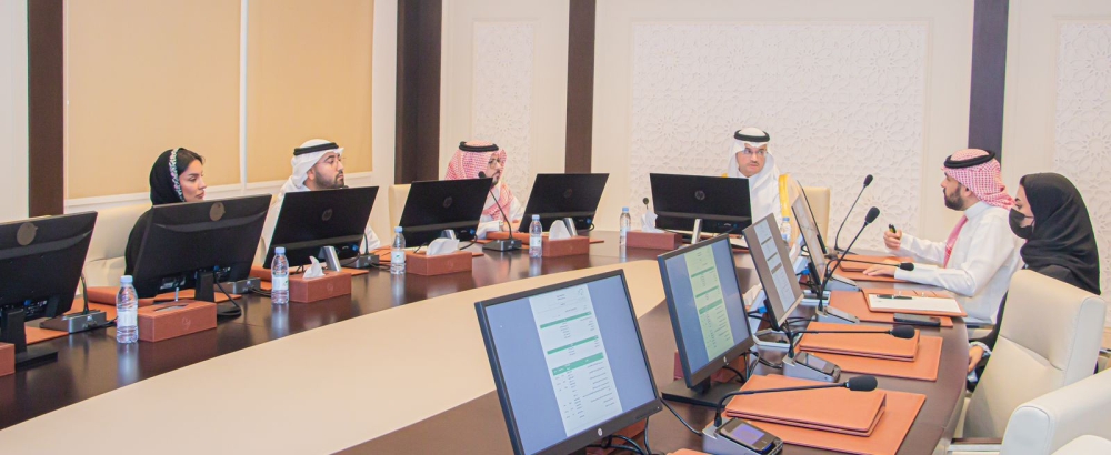 محافظ الأحساء يترأس الاجتماع لمجلس إدارة ميدان الفروسية