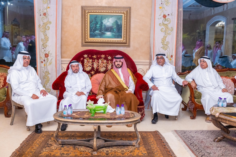 نائب أمير الشرقية يعزي أسرة العجلان - اليوم