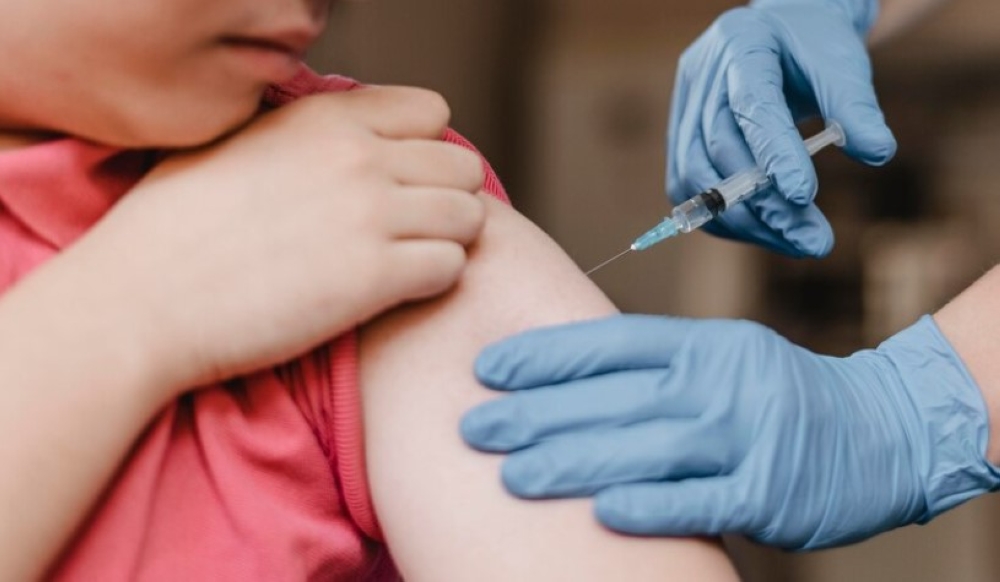 مختصة: تطعيمات المدارس تضمن عامًا دراسيًا صحيًا للطلاب- مشاع إبداعي