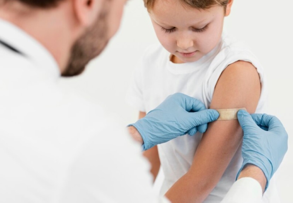 مختصة: تطعيمات المدارس تضمن عامًا دراسيًا صحيًا للطلاب- مشاع إبداعي