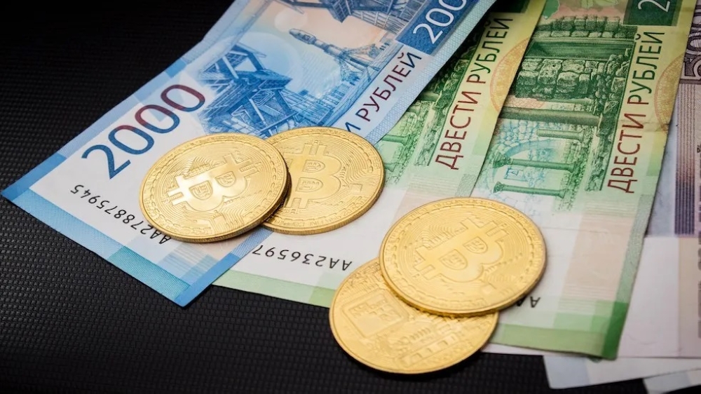'المركزي الروسي' يرفع سعر الروبل مقابل العملات الرئيسية