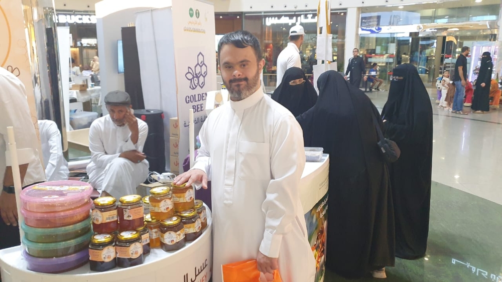 المنطقة الشرقية هي أول منطقة تتبنى إنتاج عسل المانجروف - اليوم