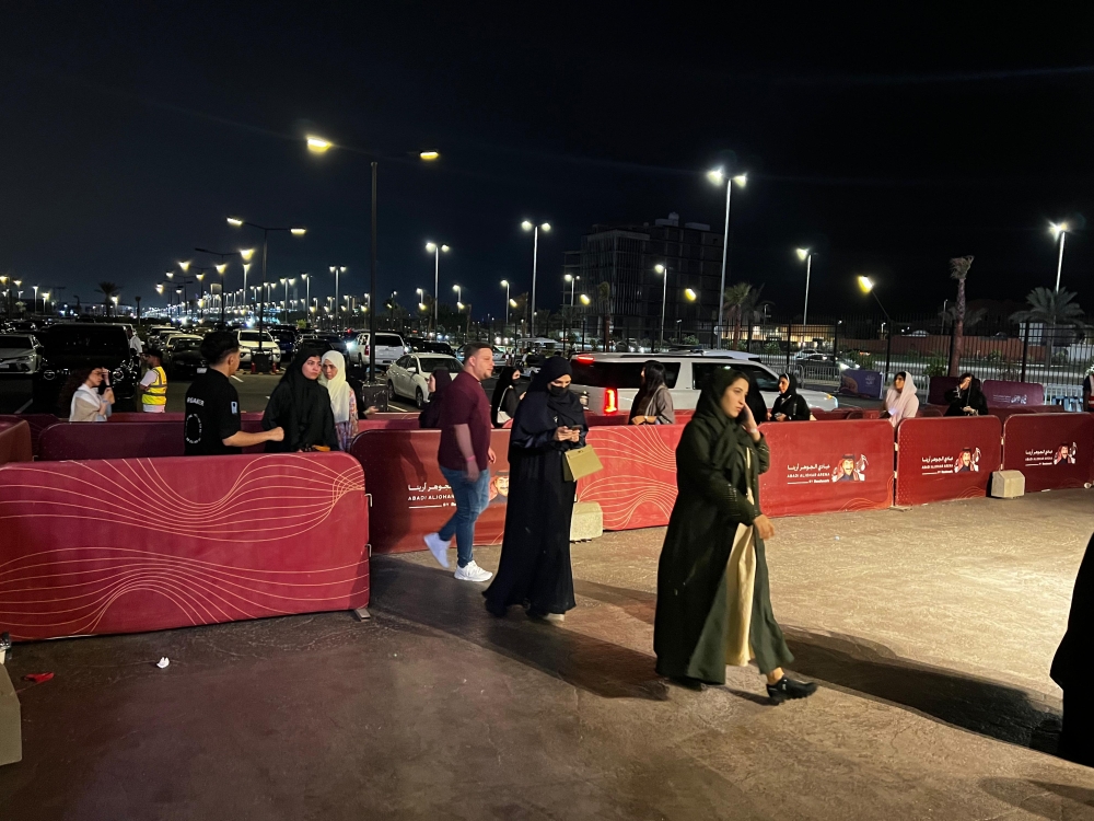 حفل تامر عاشور على مسرح 