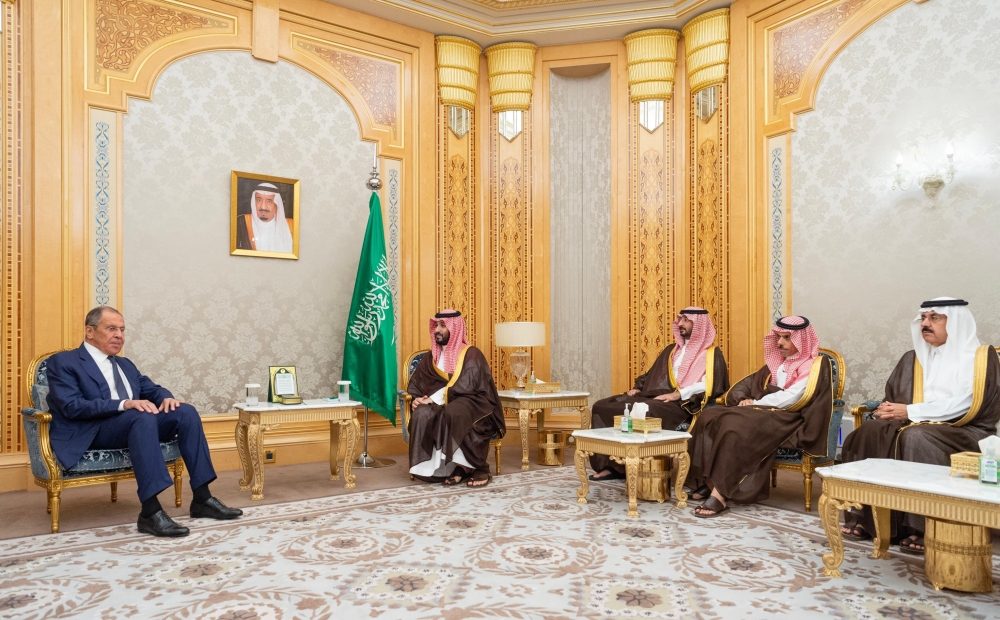 سمو ولي العهد خلال استقبال