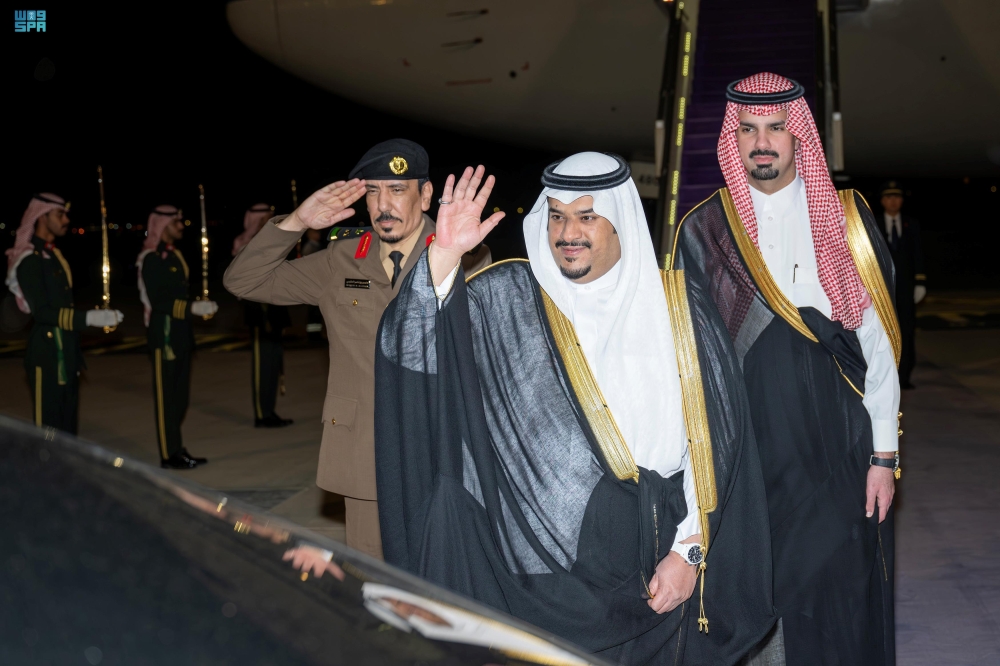 رئيس مجلس الدولة الصيني يصل إلى الرياض