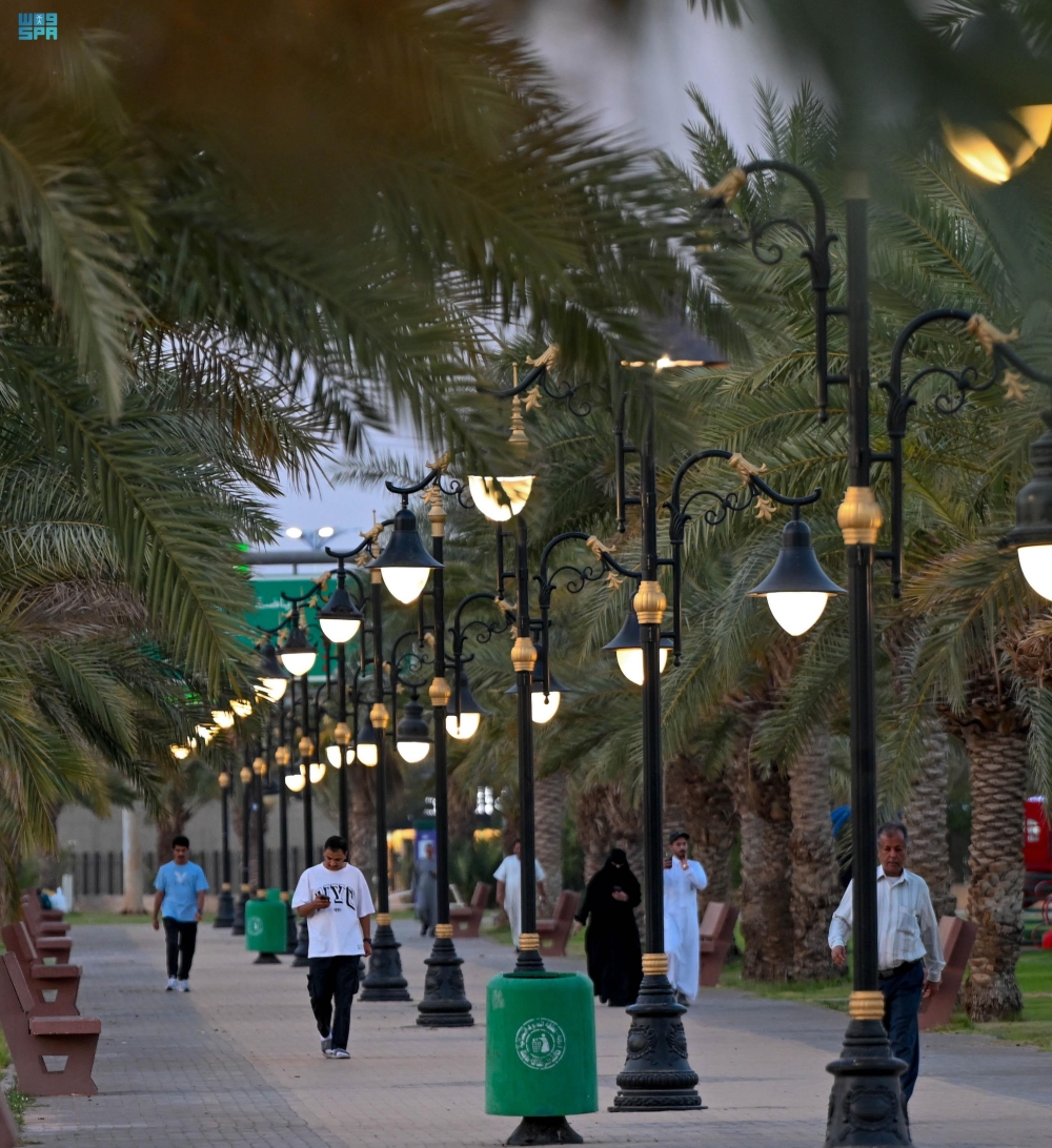 اعتدال الطقس يشجع على رياضة المشي بـ