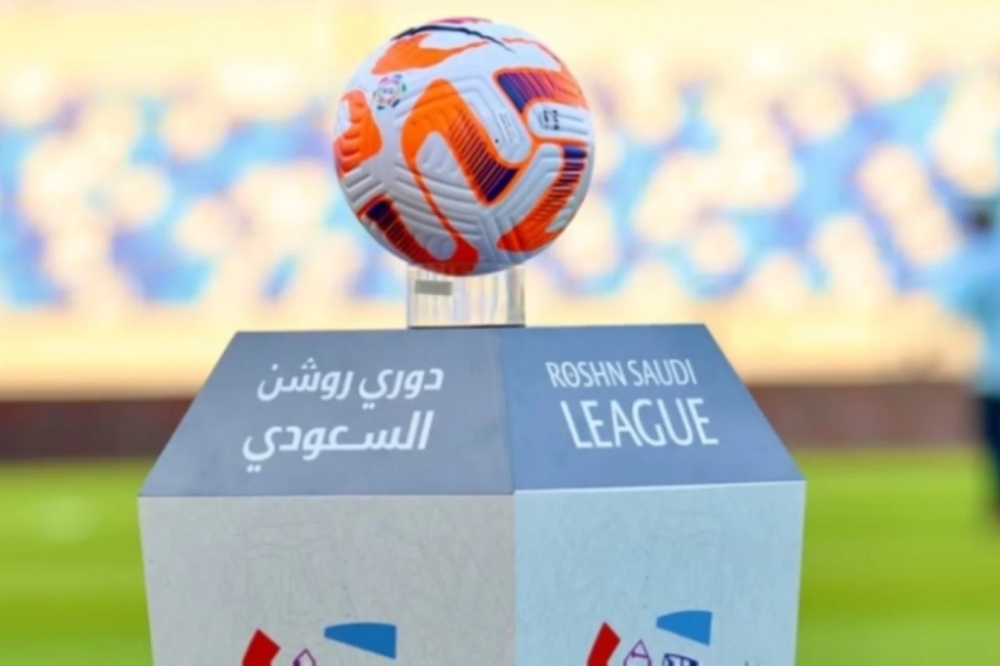 الكشف عن حكام مباريات اليوم الأحد في دوري روشن