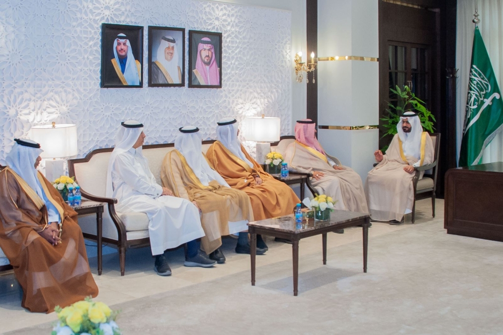 وكيل محافظ الأحساء يستقبل رئيس وأعضاء مجلس إدارة نادي الشعبة 