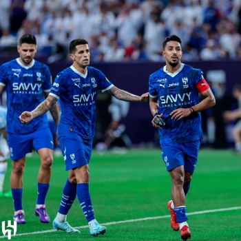 الهلال يواصل انتصاراته بثلاثية في شباك الفيحاء