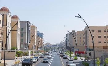 شارع 21 في حي العليا بالخبر بعد عملية الأنسنة