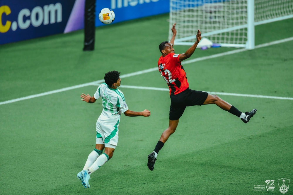 الأهلي يعبر الريان بثنائية فيغا والبريكان