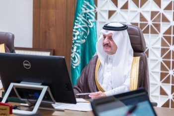 أمير الشرقية خلال ترأسه اجتماع السلامة المرورية 