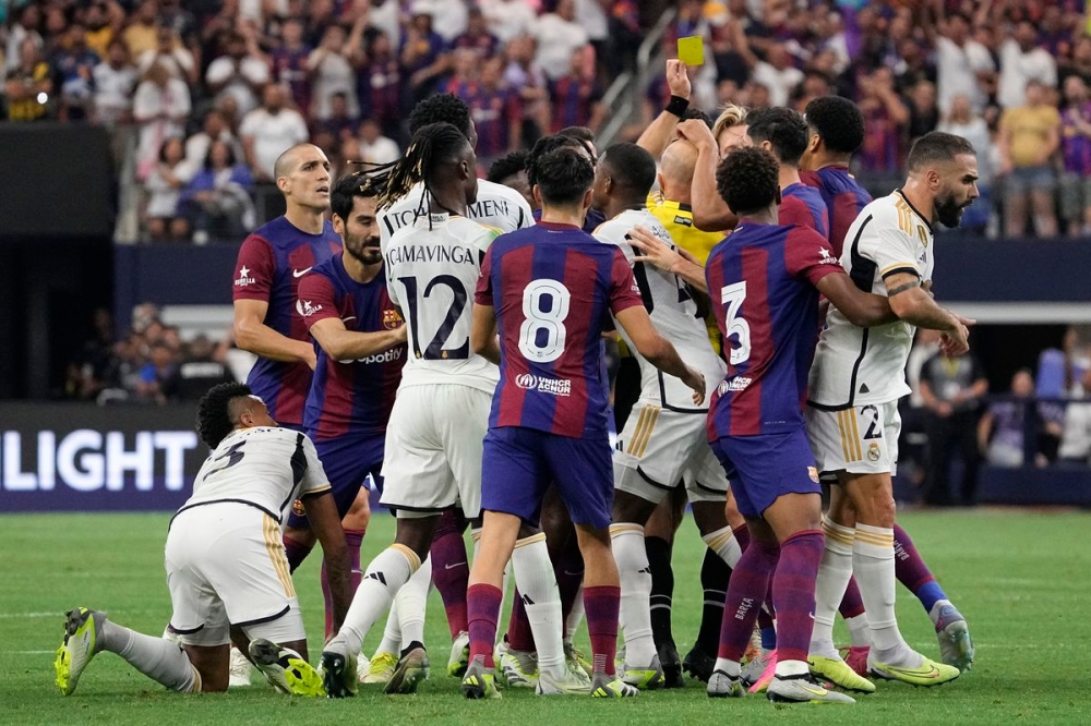 ميزان القيمة السوقية بين برشلونة والريال