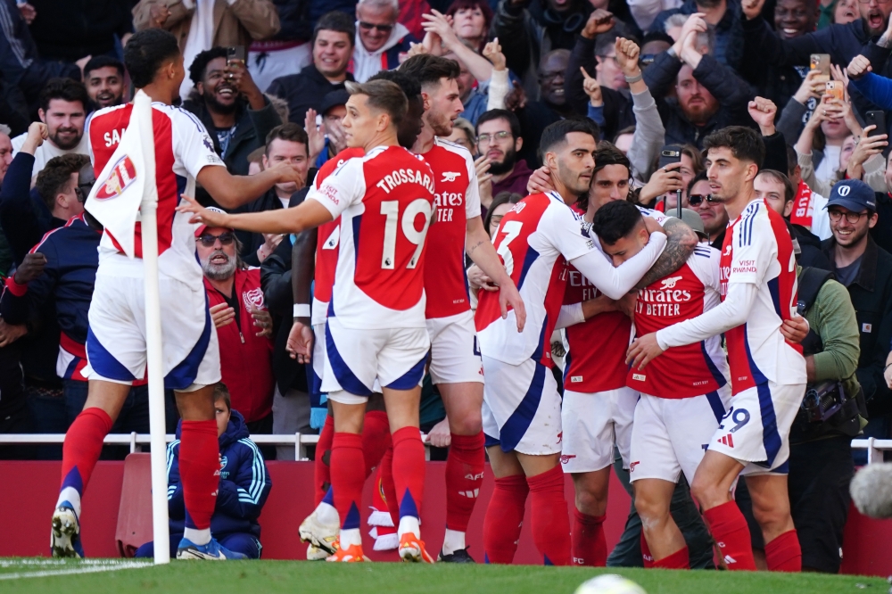 غدًا .. ليفربول وأرسنال .. صدام ناري بقمة الدوري الإنجليزي