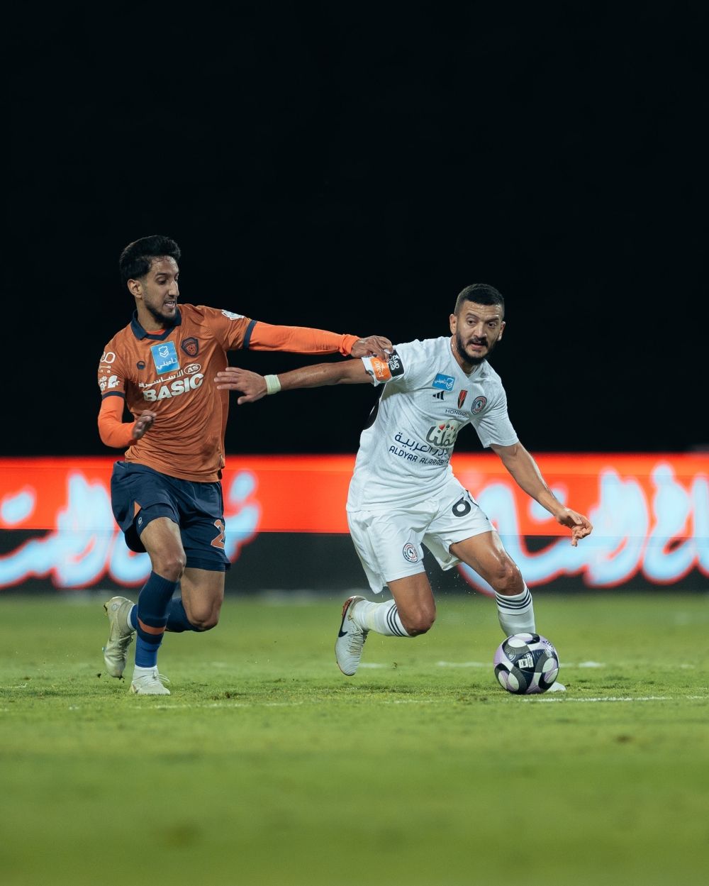 Al-Ittifaq's Slide Continues: Roshan League Hopes Dented by Frustrating Draw with Al-Fayha - News Directory 3