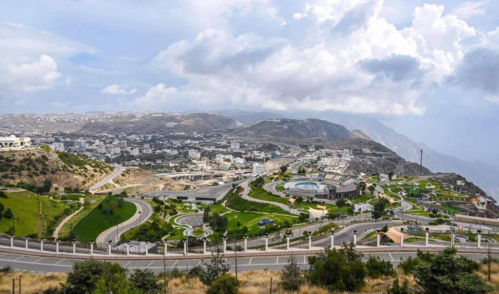 الباحة.. الأجواء الشتوية تضفي سحرًا خاصًا على الطبيعة