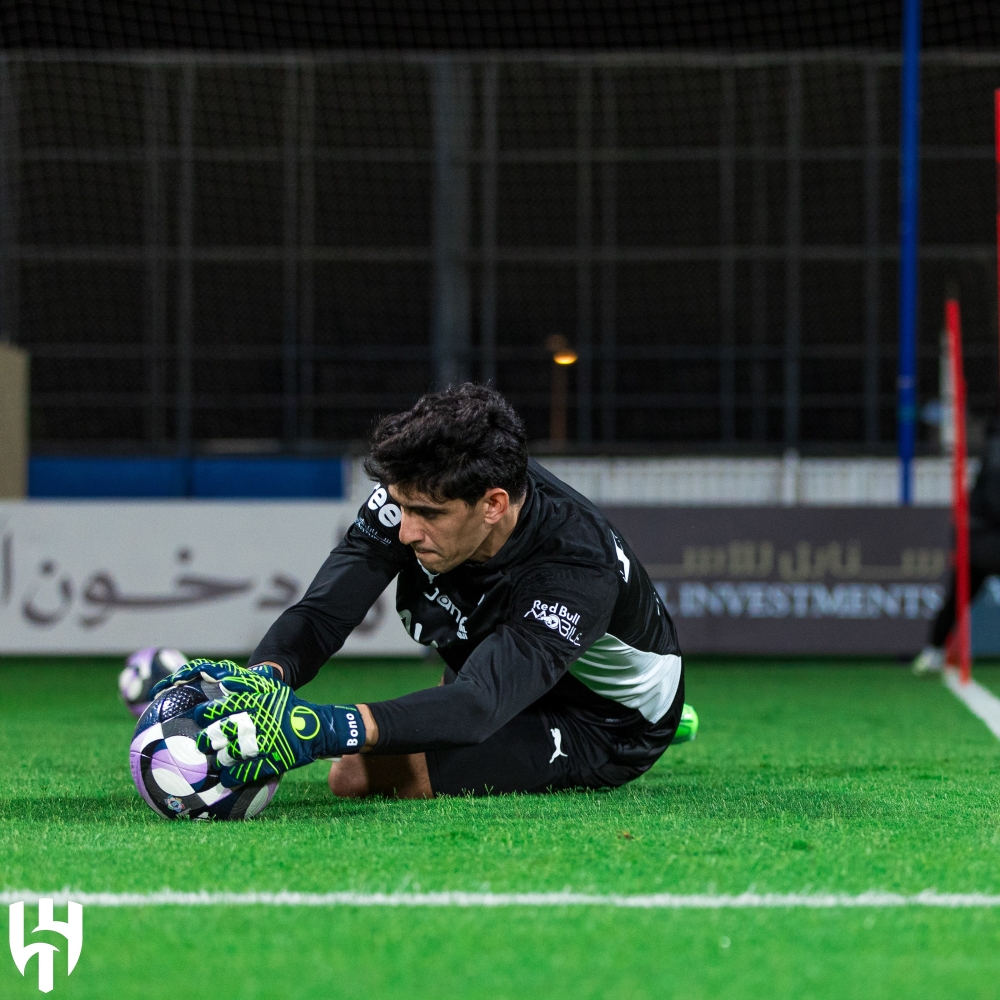 بالقوة الضاربة وجاهزية بونو.. الهلال ينهي استعداداته للديربي أمام النصر