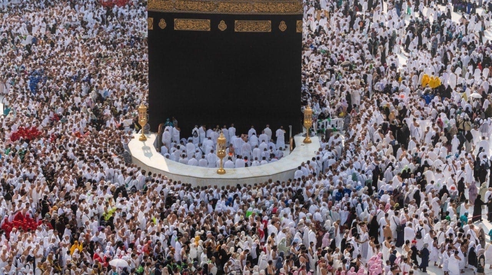 يجب عدم التوقف عن السير داخل صحن المطاف لمنع الازدحام خلال الطواف - إكس